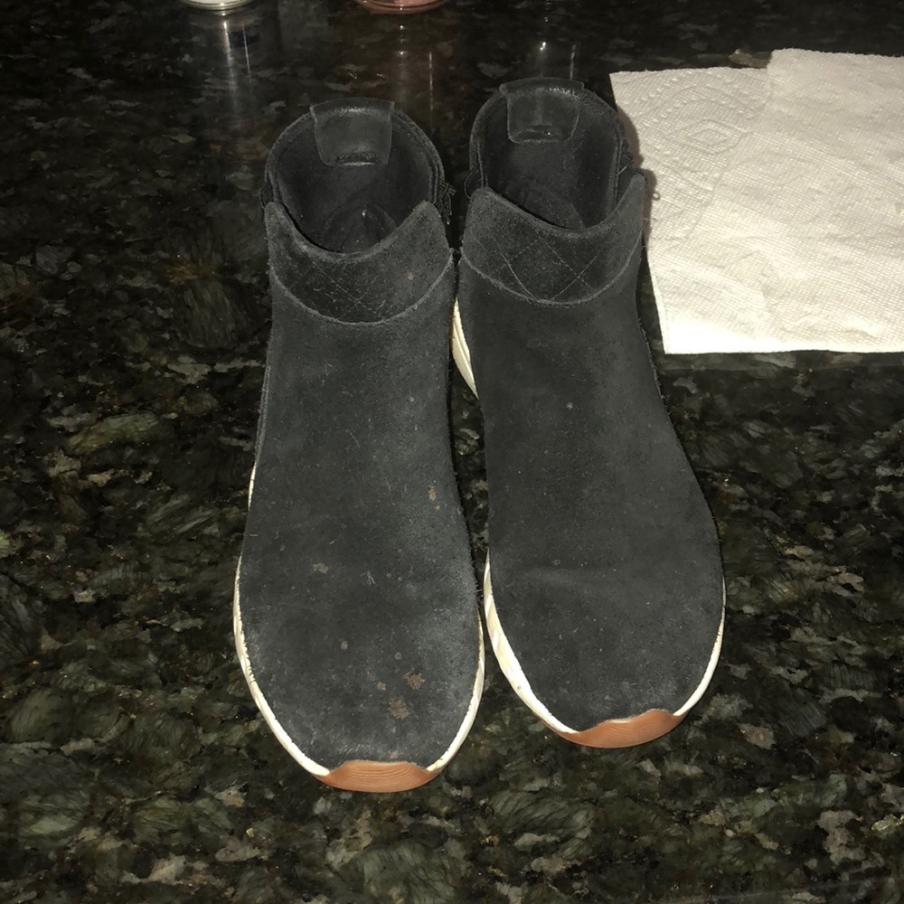 Chealsea sneakers